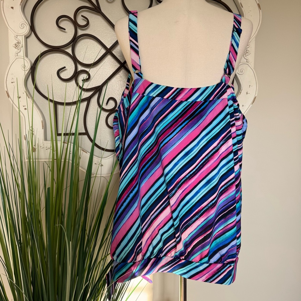 SWIMSUITS FOR ALL Size 26 Colorful Tankini Swimsuit Top - Picture 2 of 6
